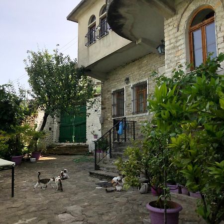 Stone Pazar Guest House Гірокастра Екстер'єр фото