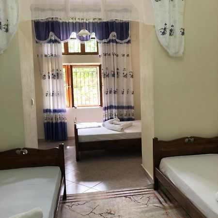 Stone Pazar Guest House Гірокастра Екстер'єр фото