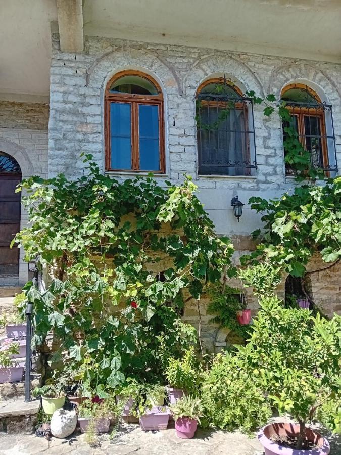 Stone Pazar Guest House Гірокастра Екстер'єр фото