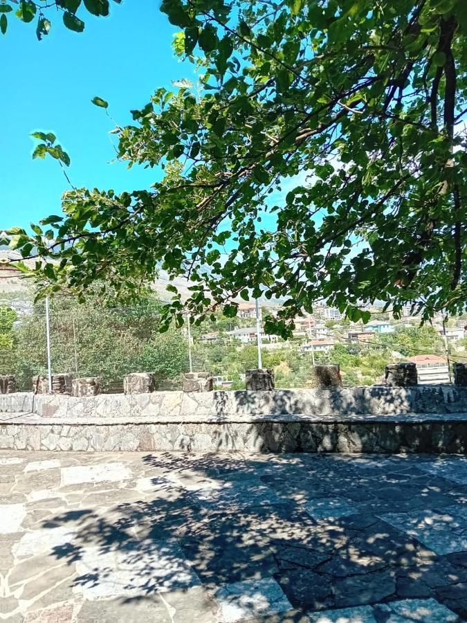 Stone Pazar Guest House Гірокастра Екстер'єр фото