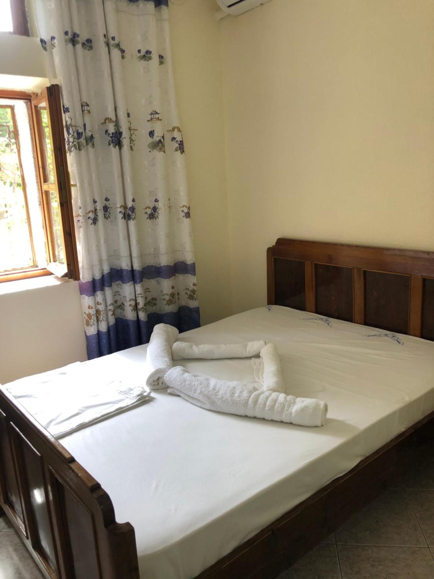 Stone Pazar Guest House Гірокастра Екстер'єр фото