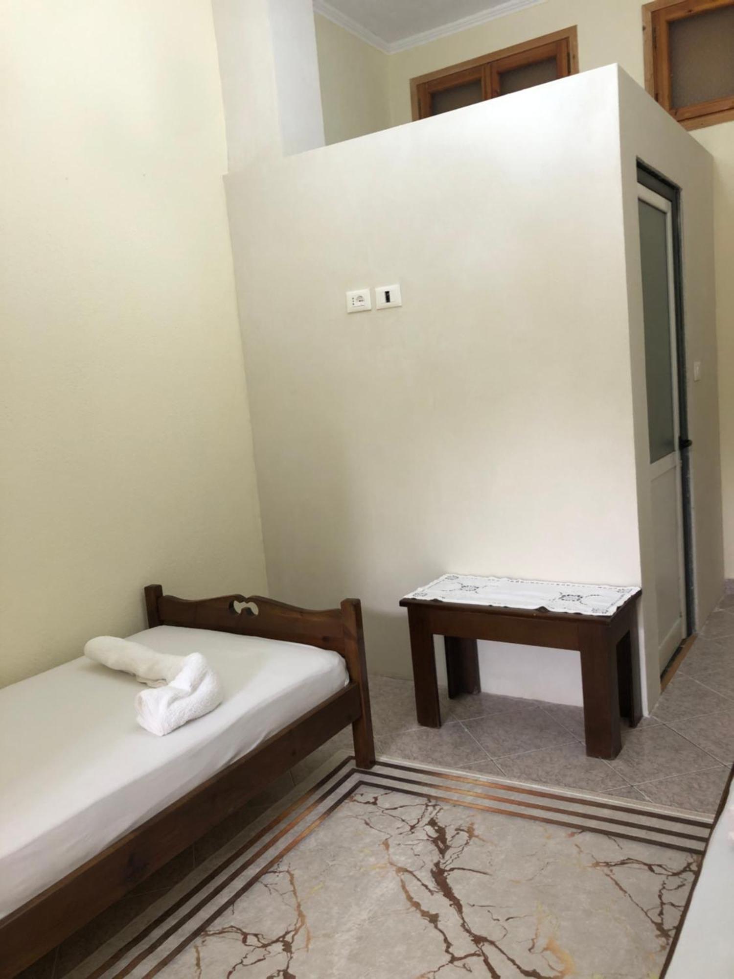 Stone Pazar Guest House Гірокастра Екстер'єр фото